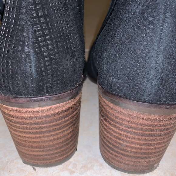 LUCKY BRAND ANKLE BOOTS - Picture 7 of 13